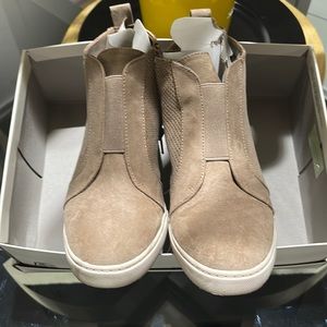 Tan Gently loved casual wedge